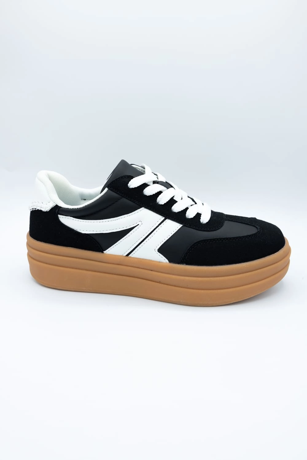 Berness Lia Sneakers for Women in Black | LIA-BLACK Waterproof Running Sneakers