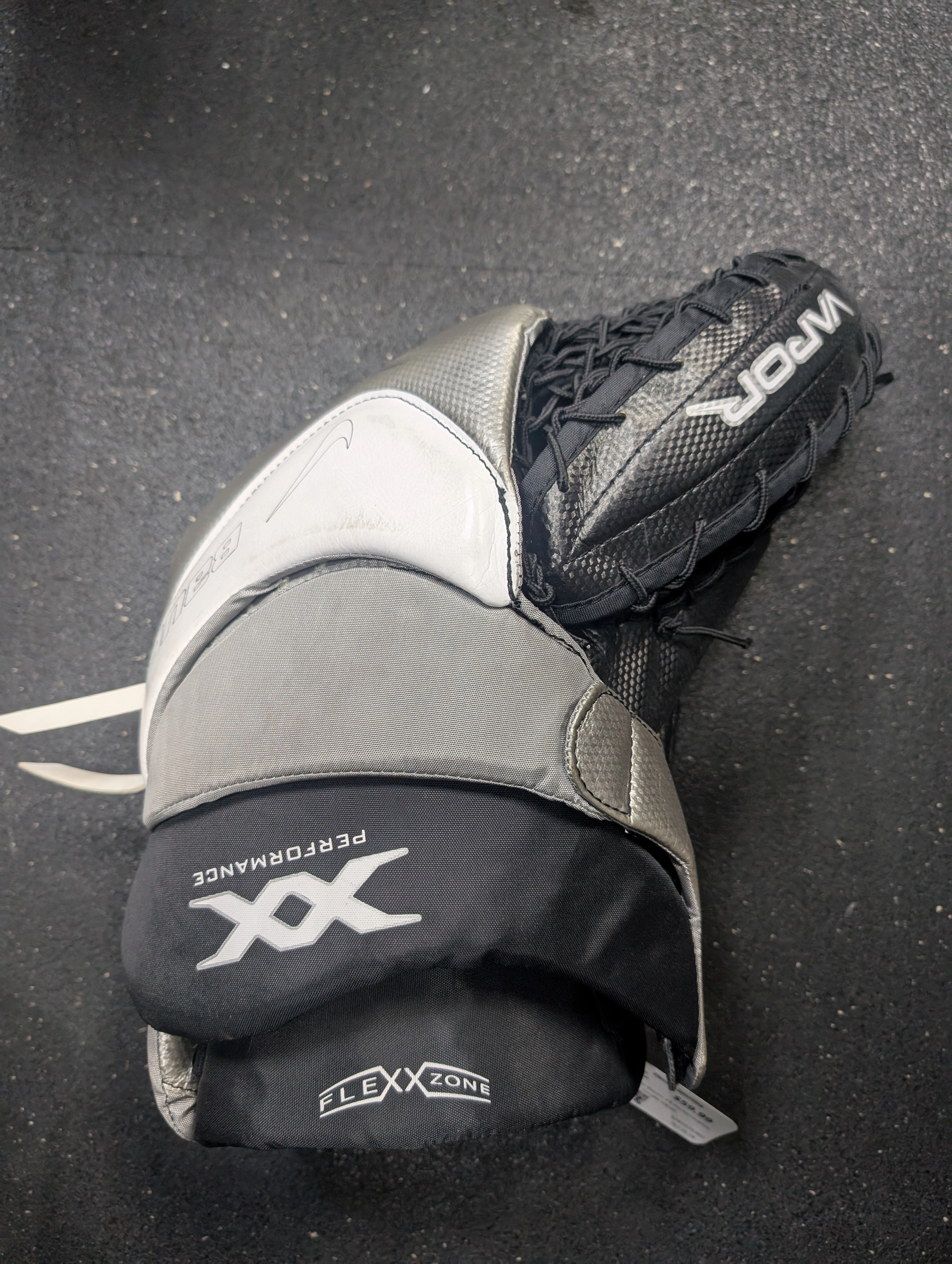 Nike Dog Shoes Used Nike Bauer XX Performance Goalie Glove