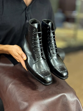 The London Black Brogue Boot - Handcrafted Leather Hiking Shoes For Roofing