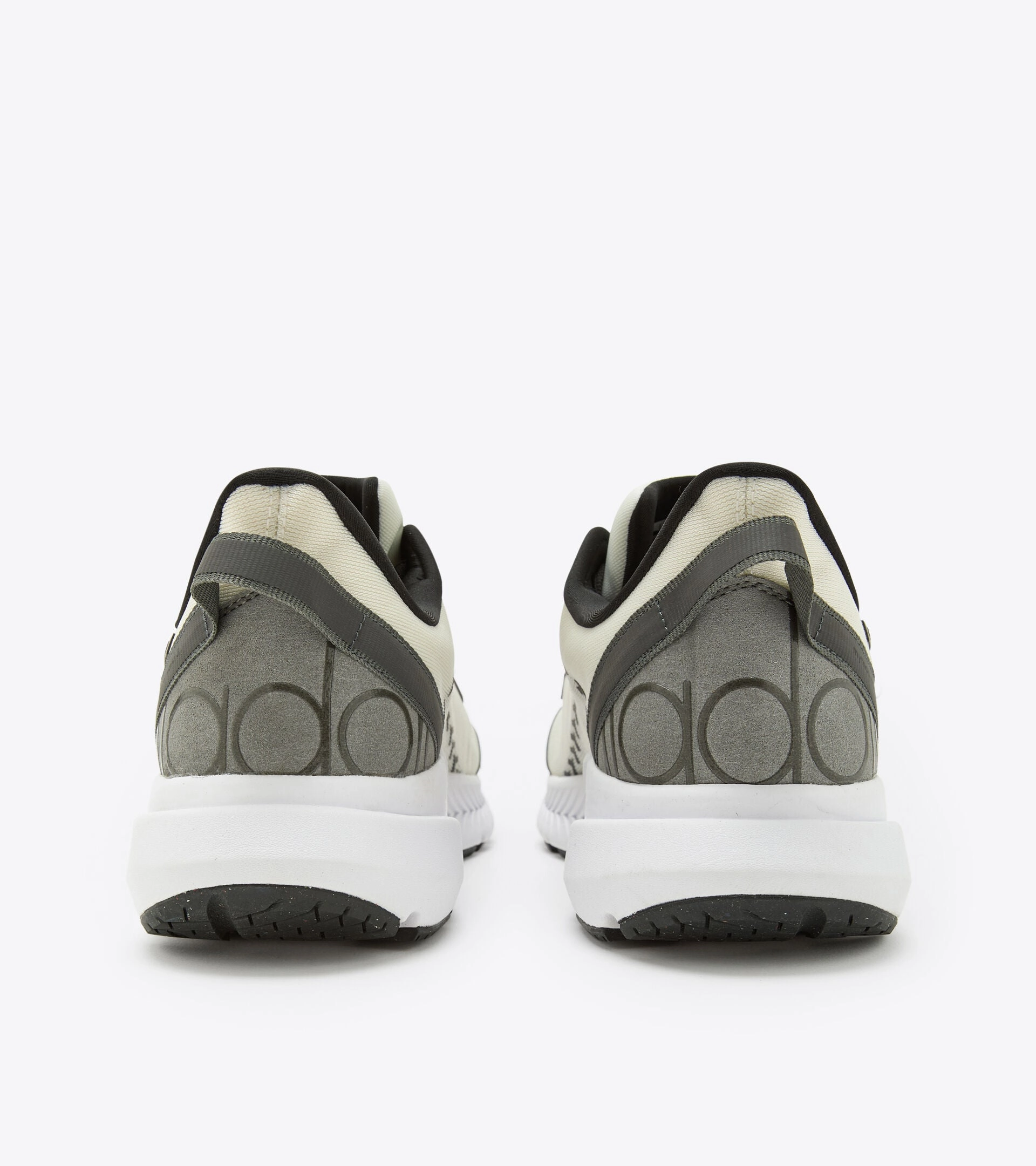 Best Ultra Running Shoes Diadora Mens Mythos Blushield Volo 3 ACBC - White/Gray (101.180127-C3139)