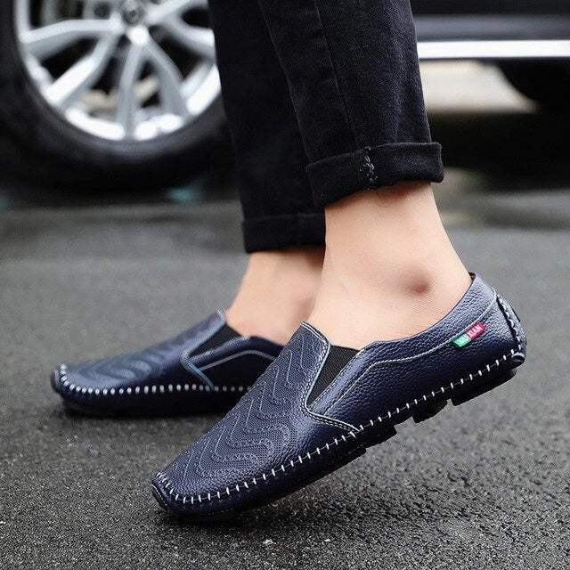 Goth Shoes Flats 2020 Genuine Leather Shoes Men Loafers Slip-on Men Casual Shoes Flat Cow Leather Male Driving Footwear Black White KA2401