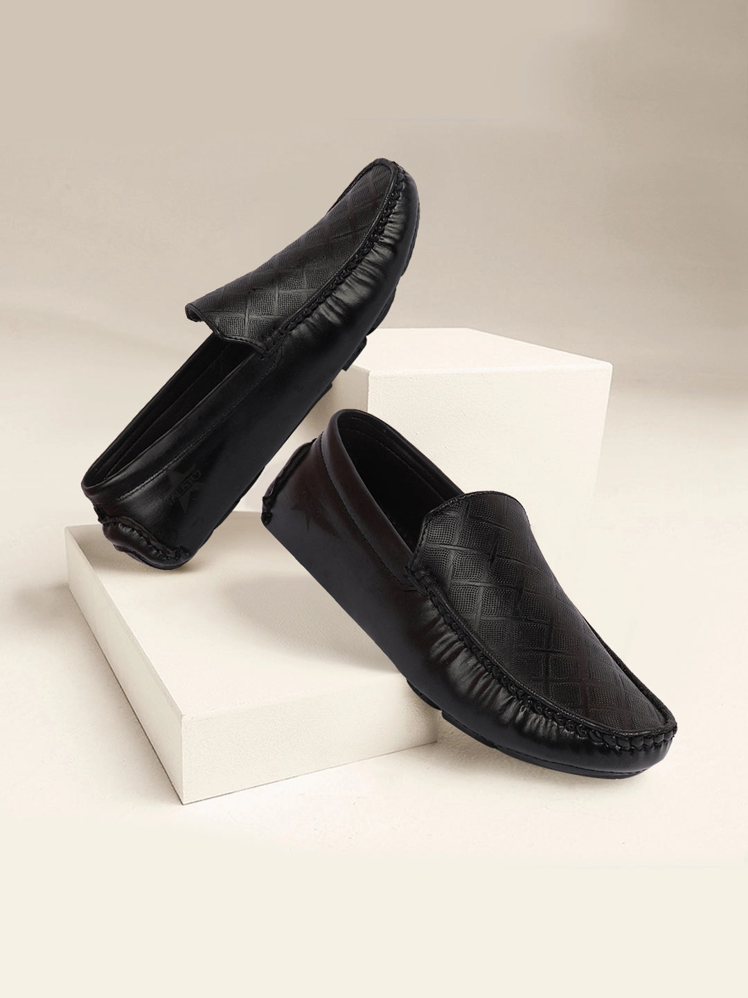 Men Black Textured Design Casual Classic Slip On Driving Loafer and Moccasins Air Huarache Craft Casual Shoes