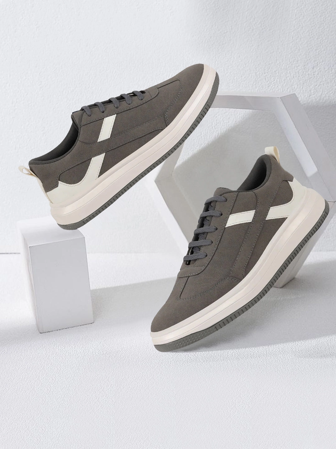 Men Grey Lace Up White Stripped Trendy All Day Comfortable Lightweight Sneakers Casual Shoes Casual Shoes With  Jeans