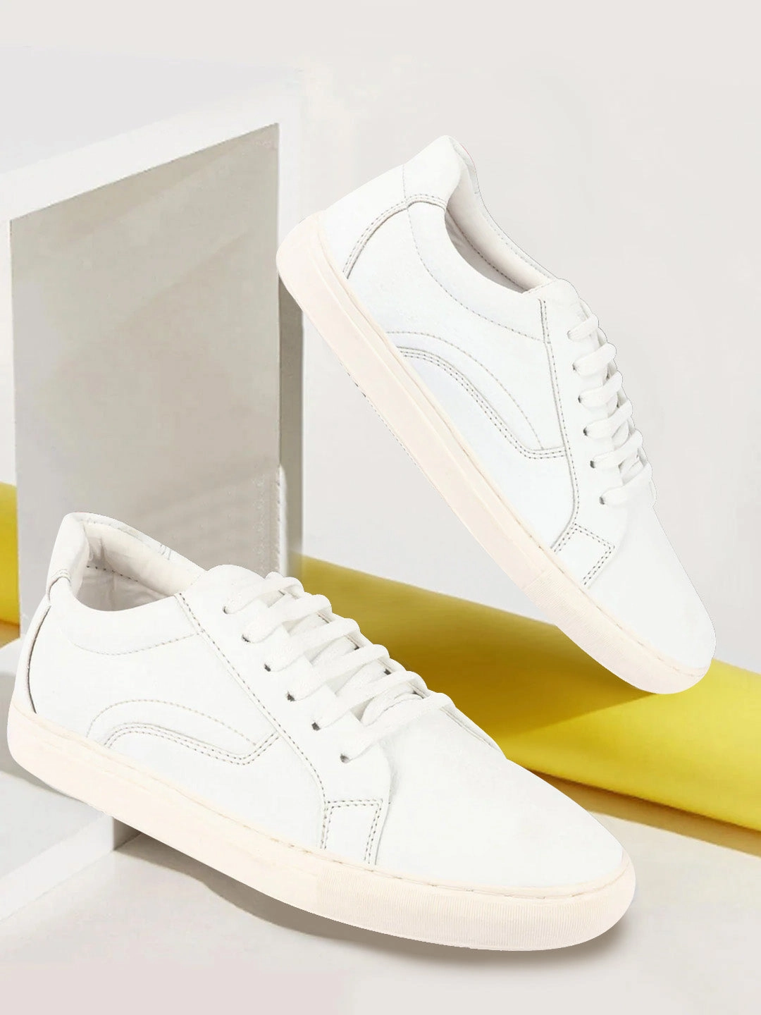 Originals Nmd R1 Primeblue Casual Shoes Men White Modern Classic Trending Outdoor Casual Fashion Outfit Sneakers Shoes