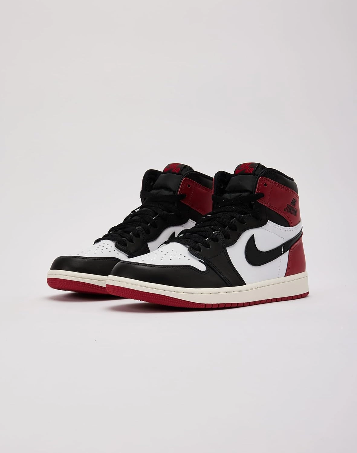 Nike Golf.shoes Jordan 1 Retro High OG Men's Shoes 'Black Toe Reimagined' (DZ5485 106)