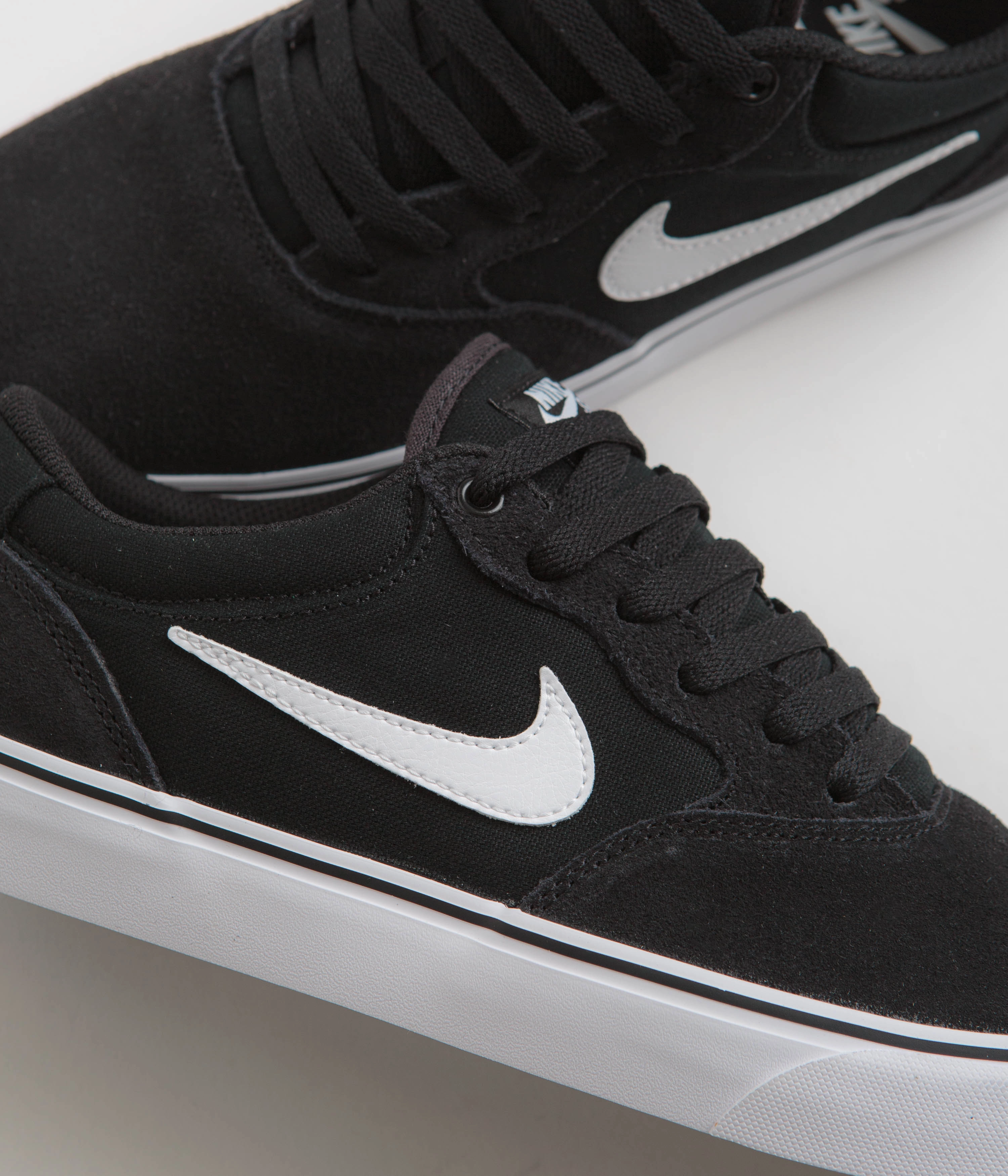 Iconic Nike Shoes Nike SB Chron 2 Shoes - Black / White - Black