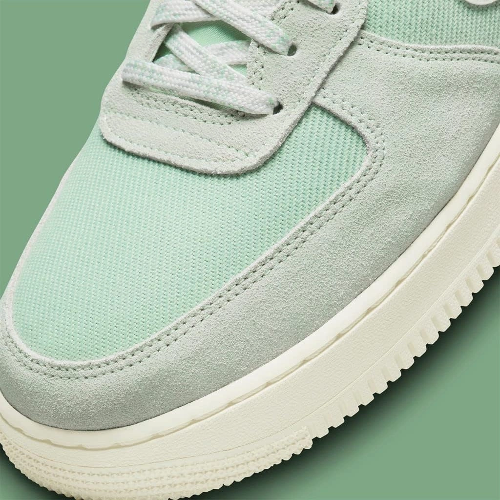 Nike Men's Sneaker Nike Shoe Drawing