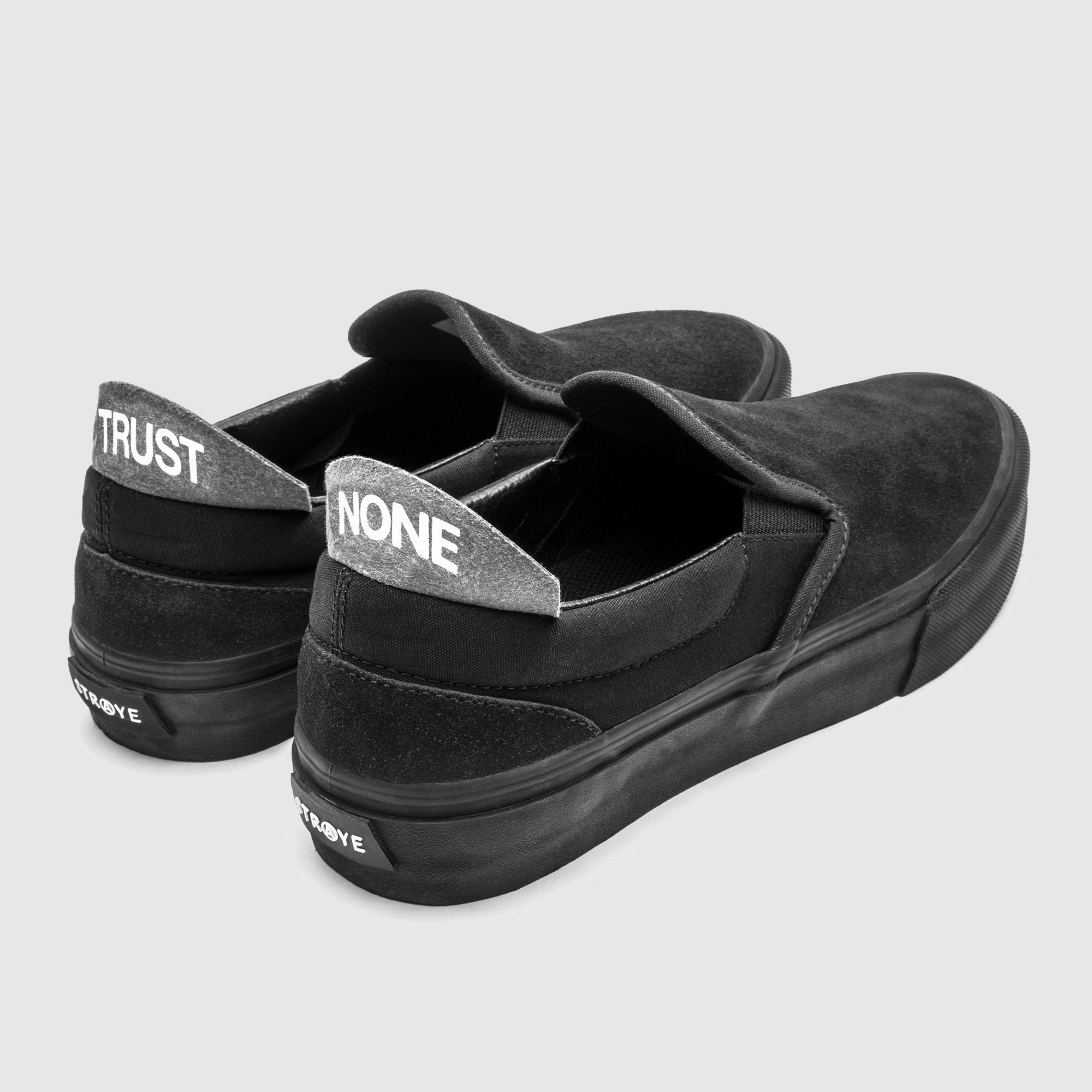 Style  Skate Straye Footwear Ventura Skate Shoes Slip-on Black/Black Suede