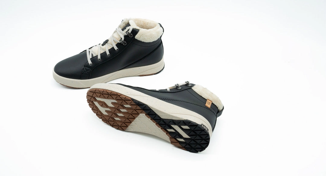 Bergen Warm W Black Sneakers Bugs Bunny